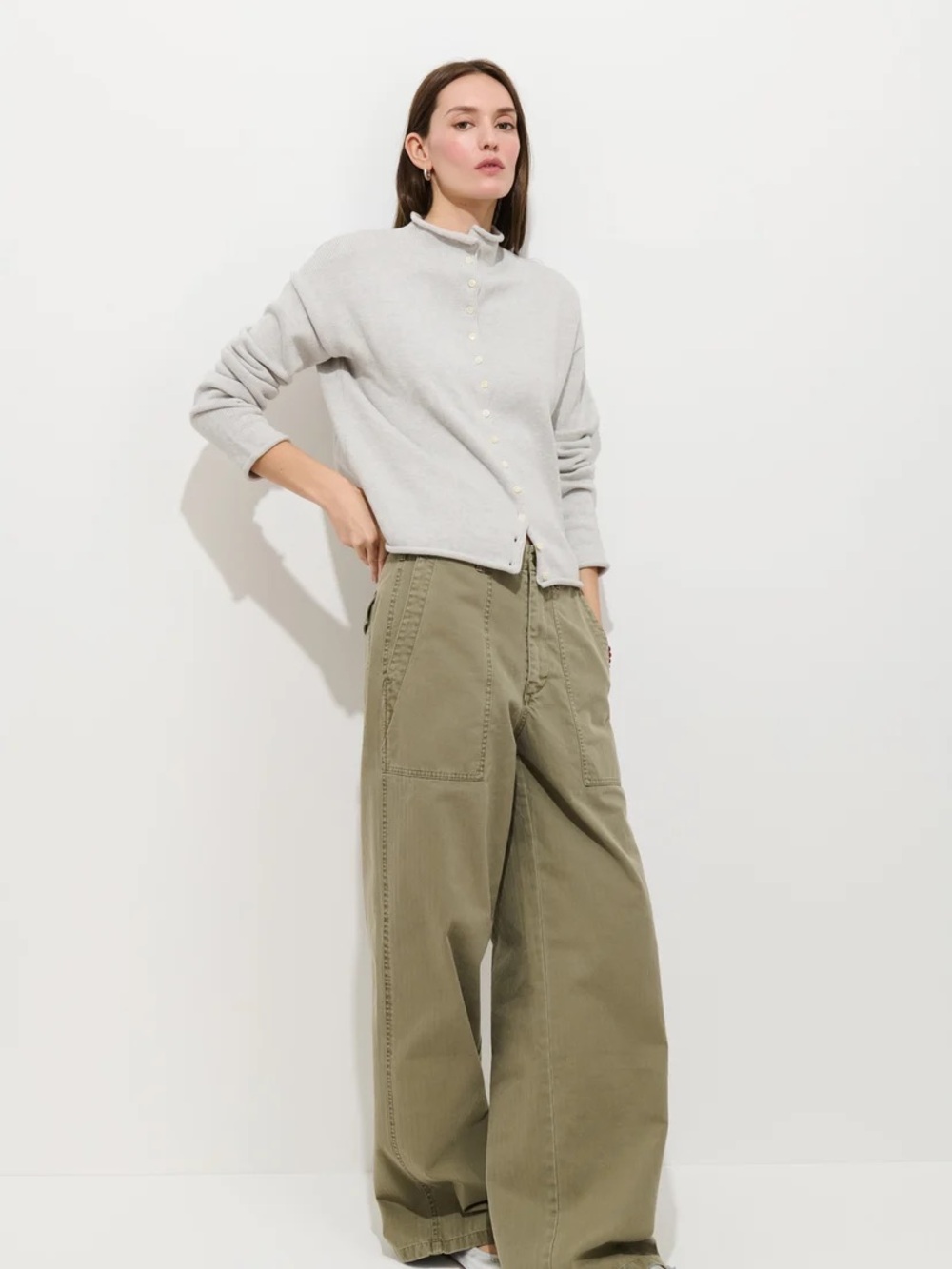 Alex Mill Taylor Cardigan in Cotton Cashmere - Picture 3 of 11